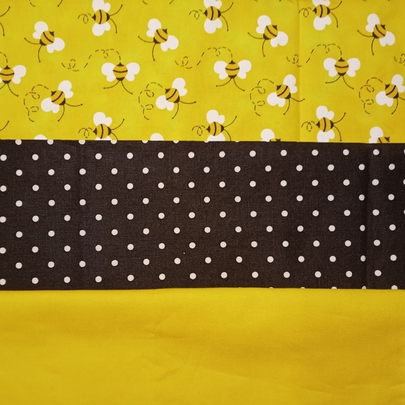 Bumble Bees, Solid Yellow, & Black w/ White Dots Fabric Bundle - Picture 1 of 1